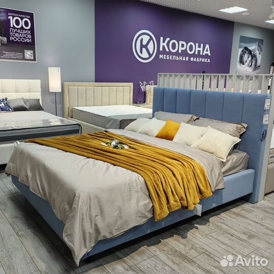 Кровать двухспальная с новым матрасом