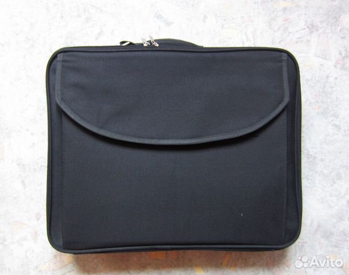 Жёсткий портфель для 15-дюймового ноутбука