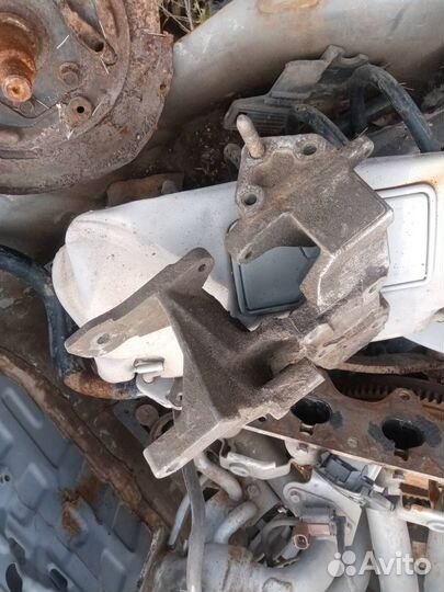 Кронштейн двигателя правый Mitsubishi Lancer 9
