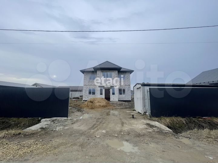 Дом 186,6 м² на участке 7 сот.