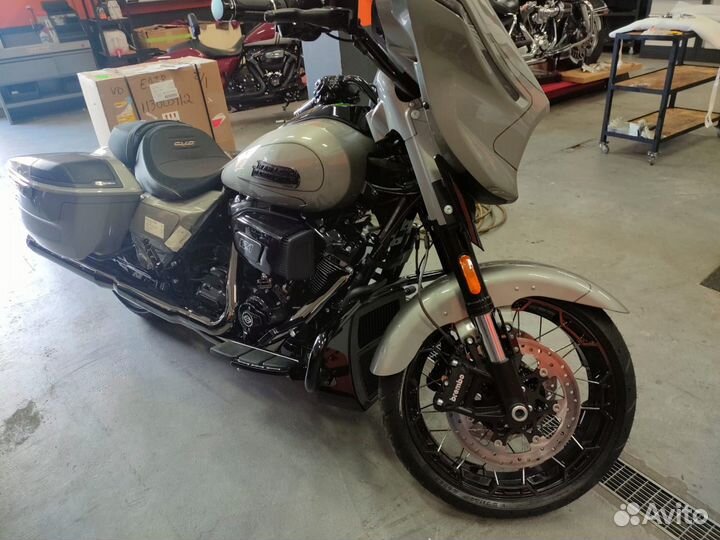 Harley Davidson CVO Street Glide 121