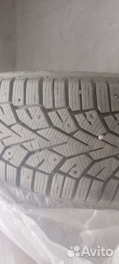 Gislaved NordFrost 100 215/50 R17 95T