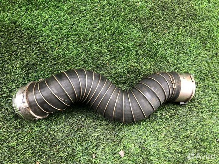 Патрубок интеркулера Bmw X1 E84 N47D20 2013