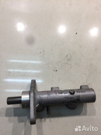 Главный тормозной цилиндр (Hyundai Equus)