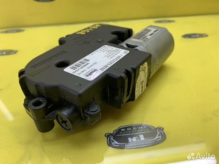 Моторчик люка Mercedes Benz w204 x204