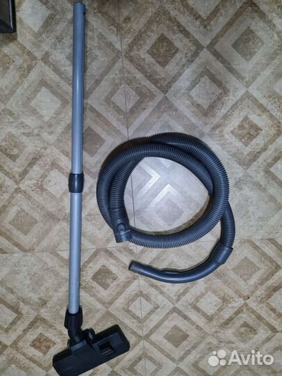 Телескопическая трубка с щёткой и шлангом Philips