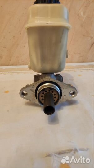 Главный тормозной цилиндр Ford Escape/Maverick