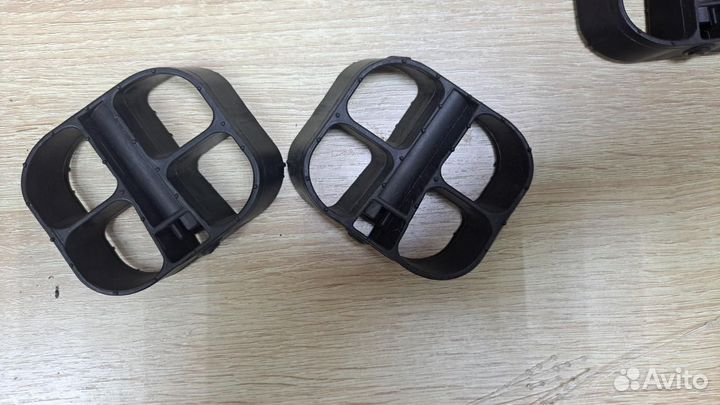 Педали для трехколесного детского велосипеда