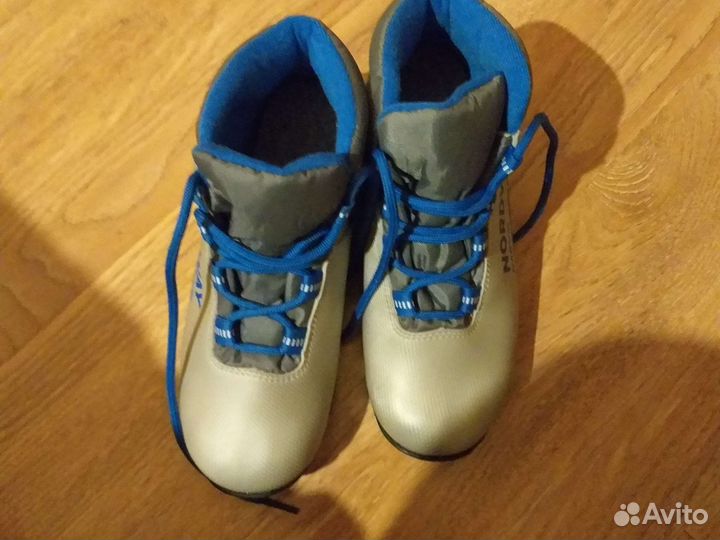 Лыжные ботинки
