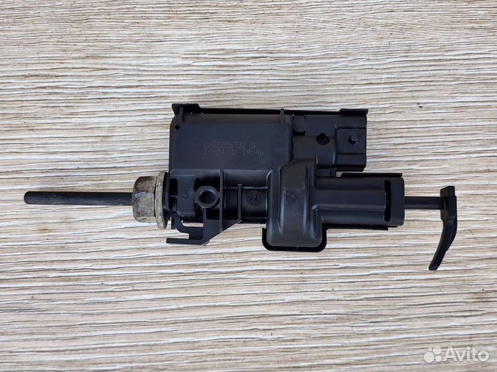 Активатор лючка бензобака Renault Megane 2