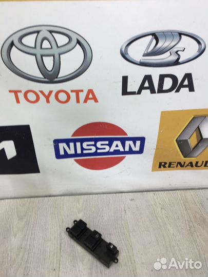 Блок кнопок стеклоподъемников Nissan note E11