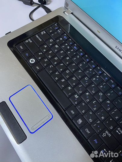 Ноутбук Samsung NP-R520