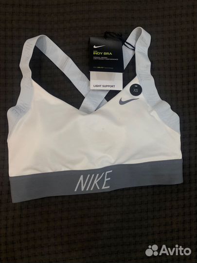 Топ женский спортивный Nike