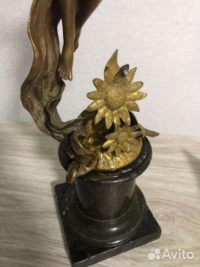 Бронзовая статуэтка Психея с бабочкой