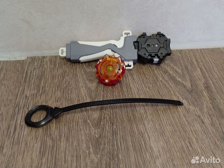 Волчок бейблейд