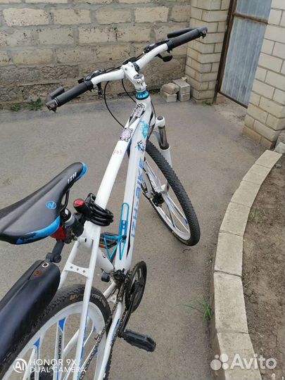 Скоростной велосепед с литыми дисками