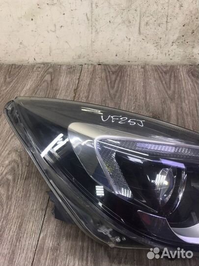 Фара передняя правая Opel Insignia универсал 2013