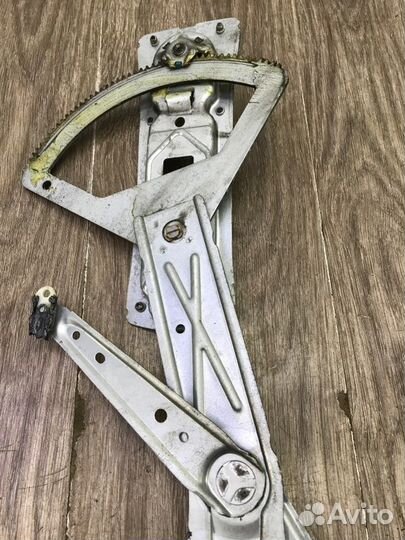 Стеклоподъемник передний правый Opel Corsa B