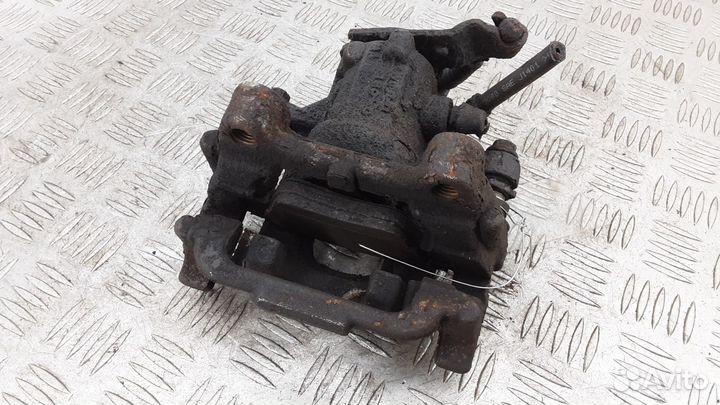 Суппорт задний правый Volkswagen Touran 2-й рест