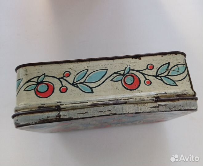 Жестяная шкатулка