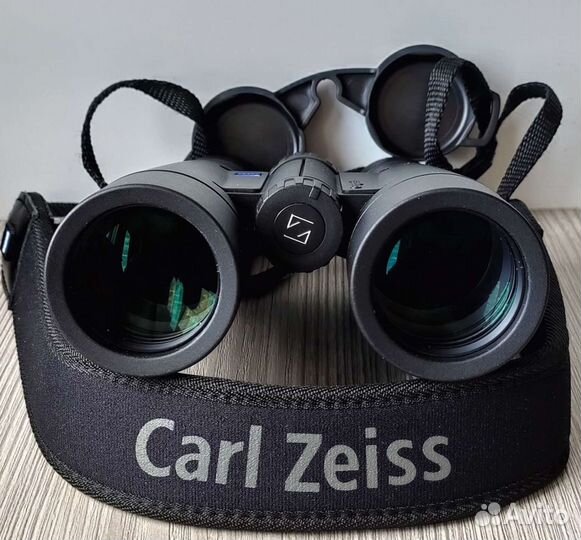 Бинокль Carl Zeiss Conquest 8x40 T*