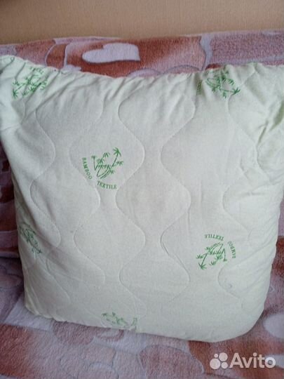 Подушки разные, 5 штук