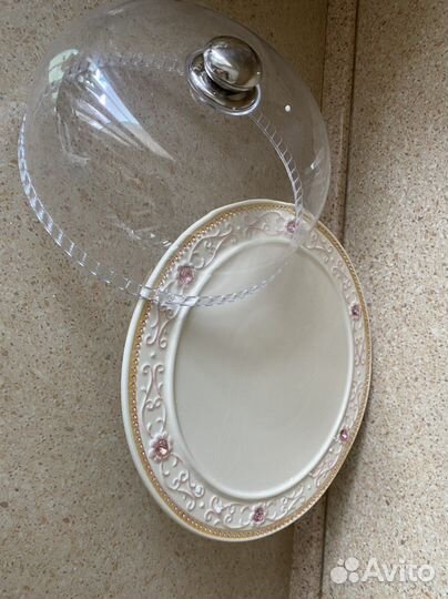 Тортница на ножке