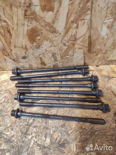 Sv650 98-02 (2) болты двигателя