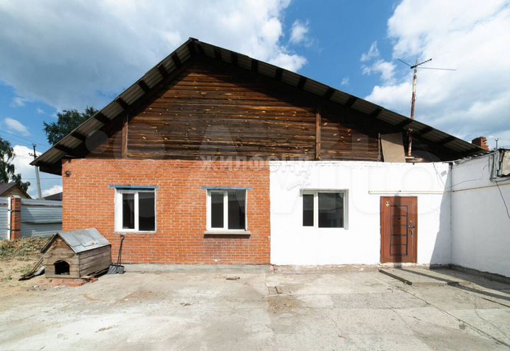 Дом 247 м² на участке 6,5 сот.