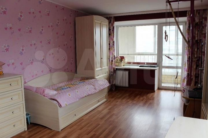 3-к. квартира, 80 м², 4/10 эт.