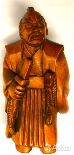 Самурай с двумя мечами. Нэцке. Самшит, резьба. Раз