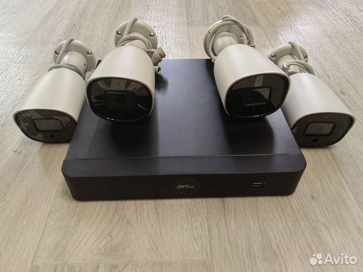 Комплект видеонаблюдения на 3 IP камеры