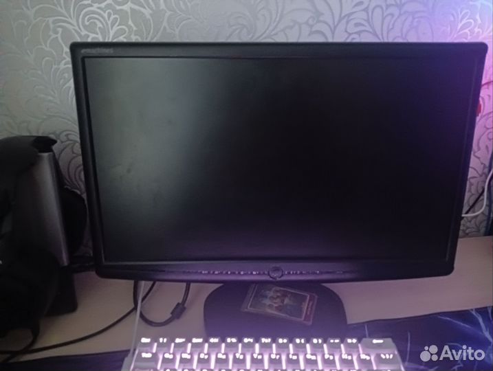 Монитор emachines