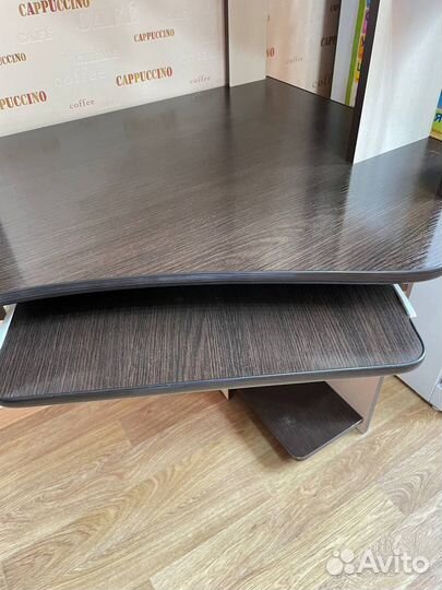 Компьютерный стол