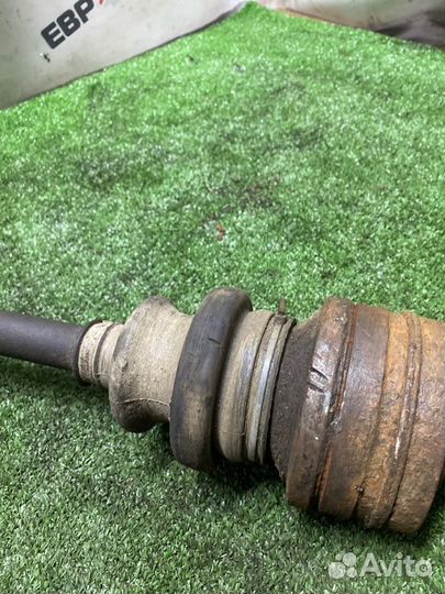 Привод задний правый Mercedes Benz W202 седан 1.8