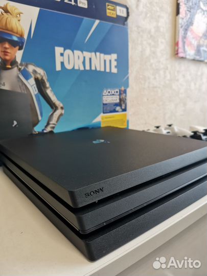 Sony PS4 Pro 1tb 7208В +50 игр +2 Джойстика