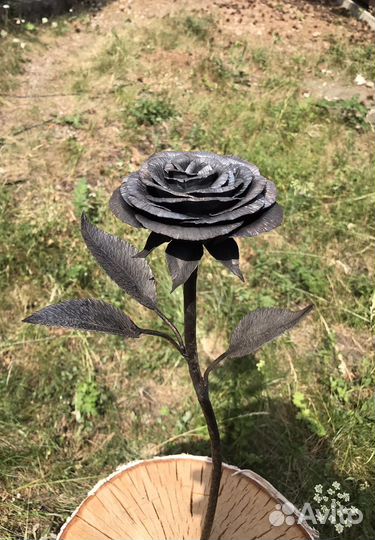 Кованая роза