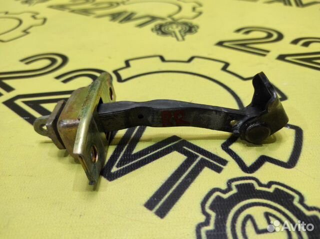 Ограничитель двери задний правый Toyota Opa ZCT10