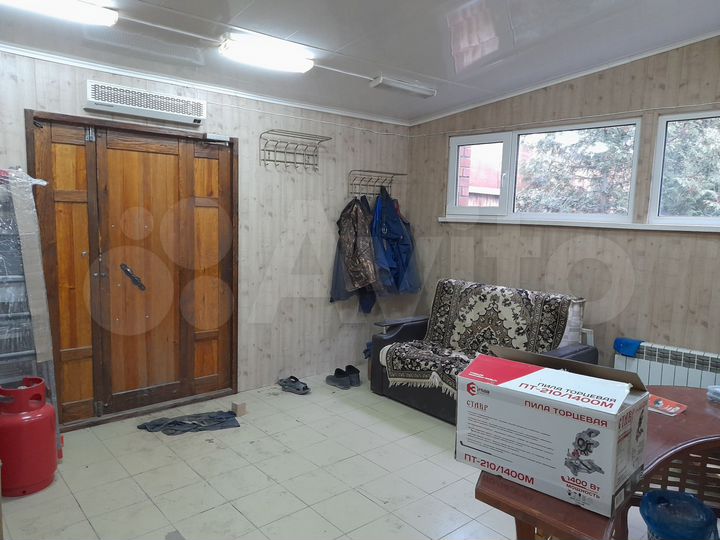 Помещение свободного назначения плюс жилой дом