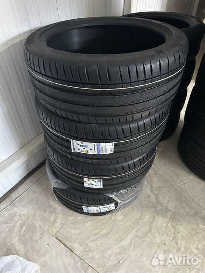 Michelin Pilot Sport 4 S 285/40 R23 111Y