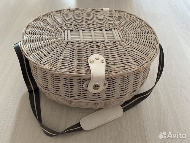 Корзина для пикника с посудой