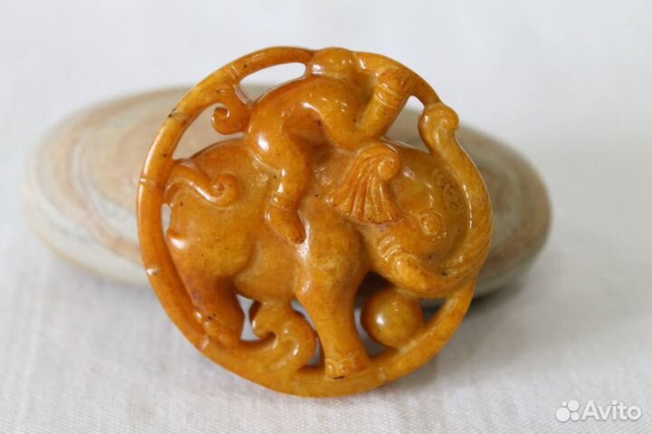 Подвеска резная из камня №5