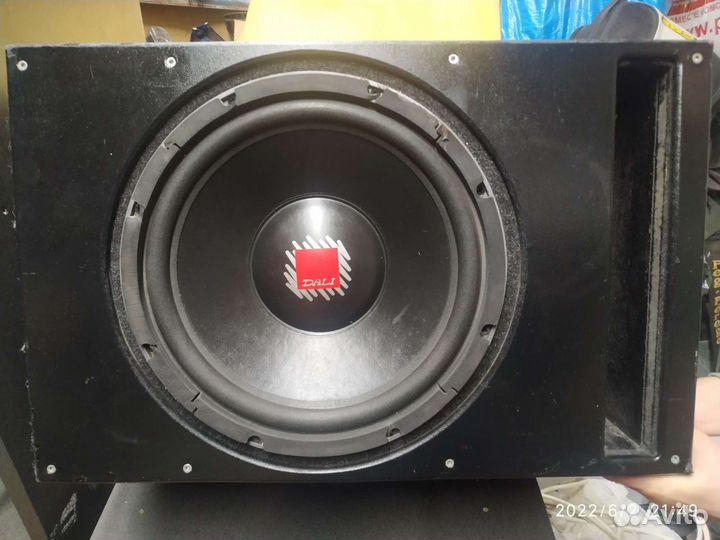 Короб с сабвуфером