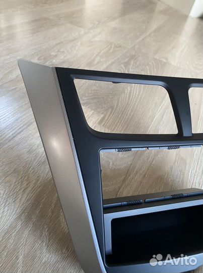 Накладка торпедо центральная Hyundai Solaris