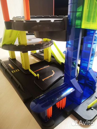 Большой гараж/парковка ELC