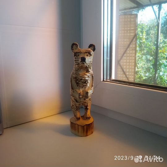 Медведь из дерева