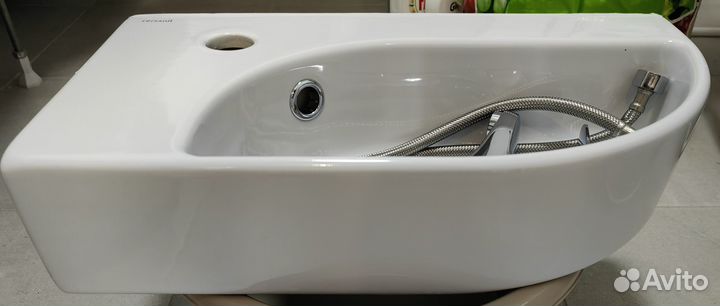 Раковина Cersanit со смесителем