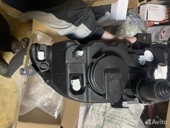 Фара Renault Logan (2004)