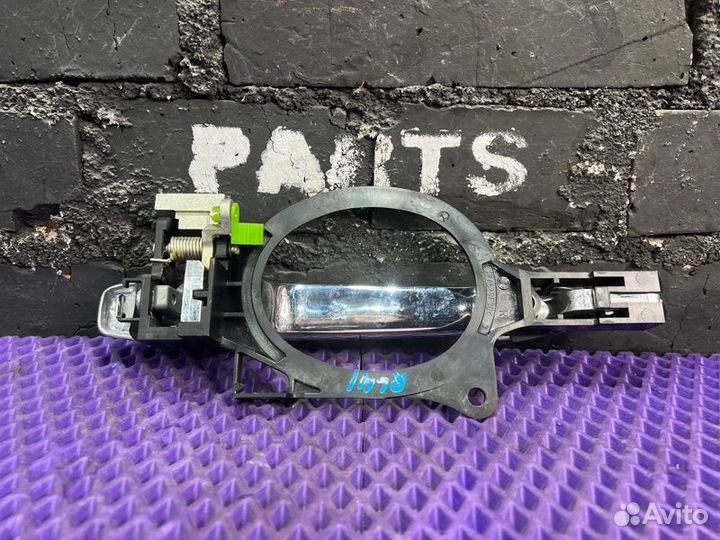 Ручка двери внешняя задняя левая Mitsubishi