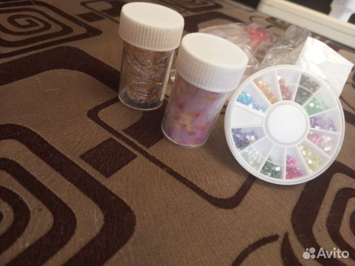 Для дизайна ногтей